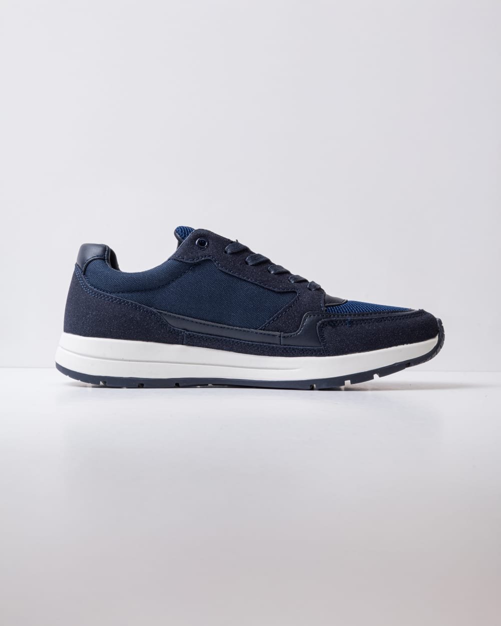 Geox Branthon sneakers in a navy blue color